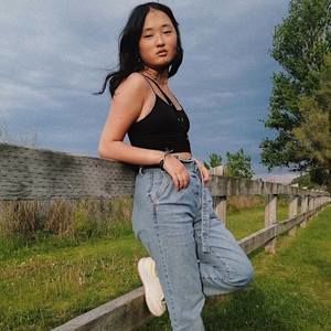 Meet your Posher, Julia-kim